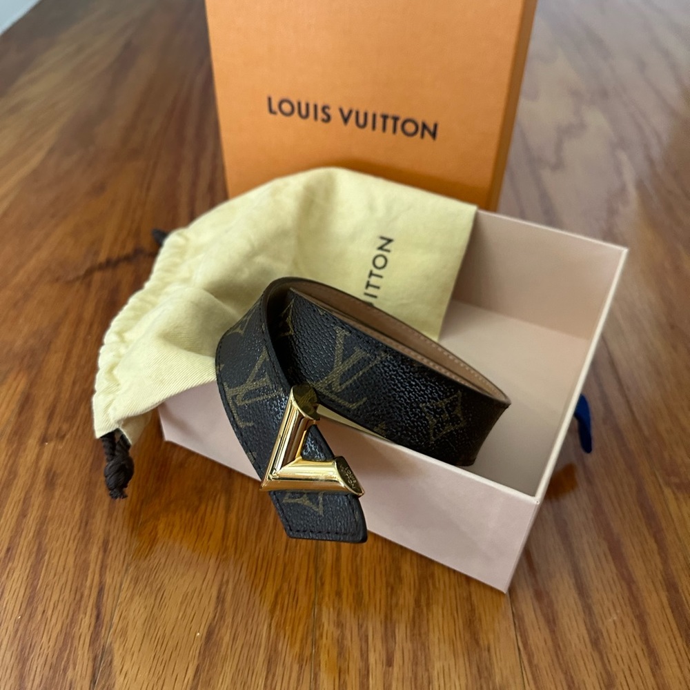 Louis Vuitton belt - Picture 1 of 4